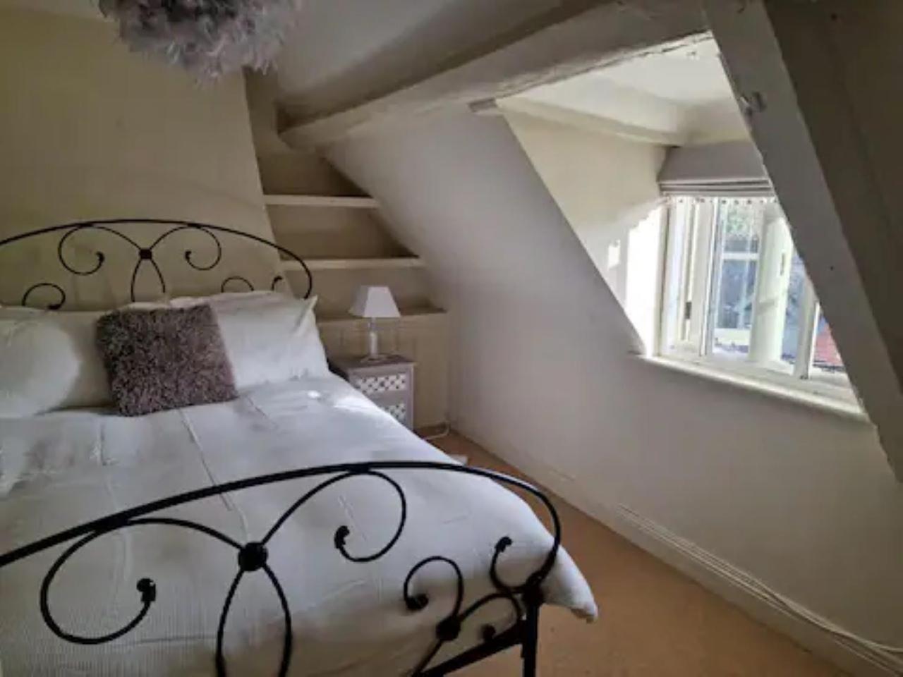 Jackdaw Cottage-Beautiful Cottage, Town Centre Wimborne Minster Zewnętrze zdjęcie